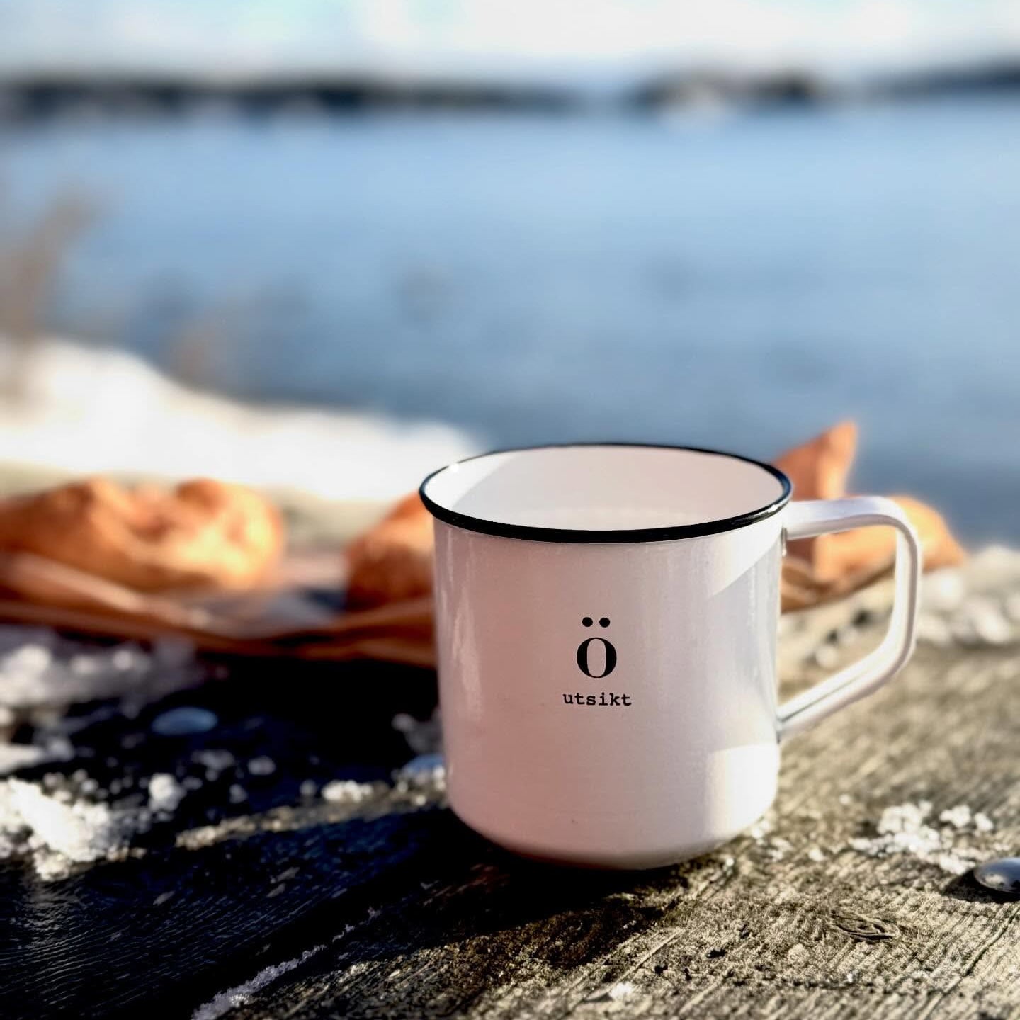 Sögne emalje kopp utsikt