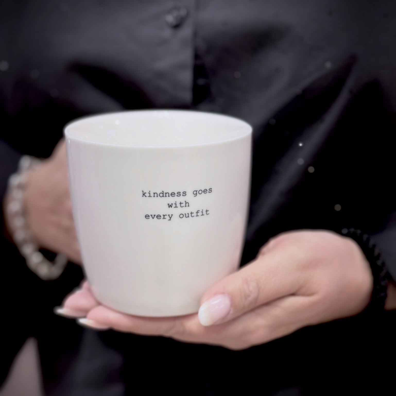 sögne krus hvit kindness goes with every outfit