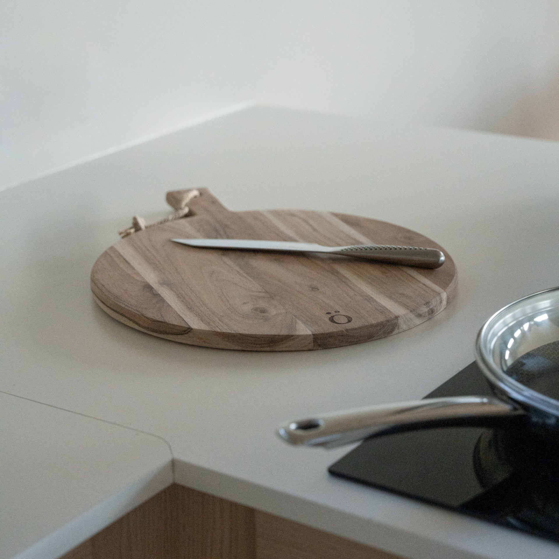 sögne olai chopping board acacia  medium