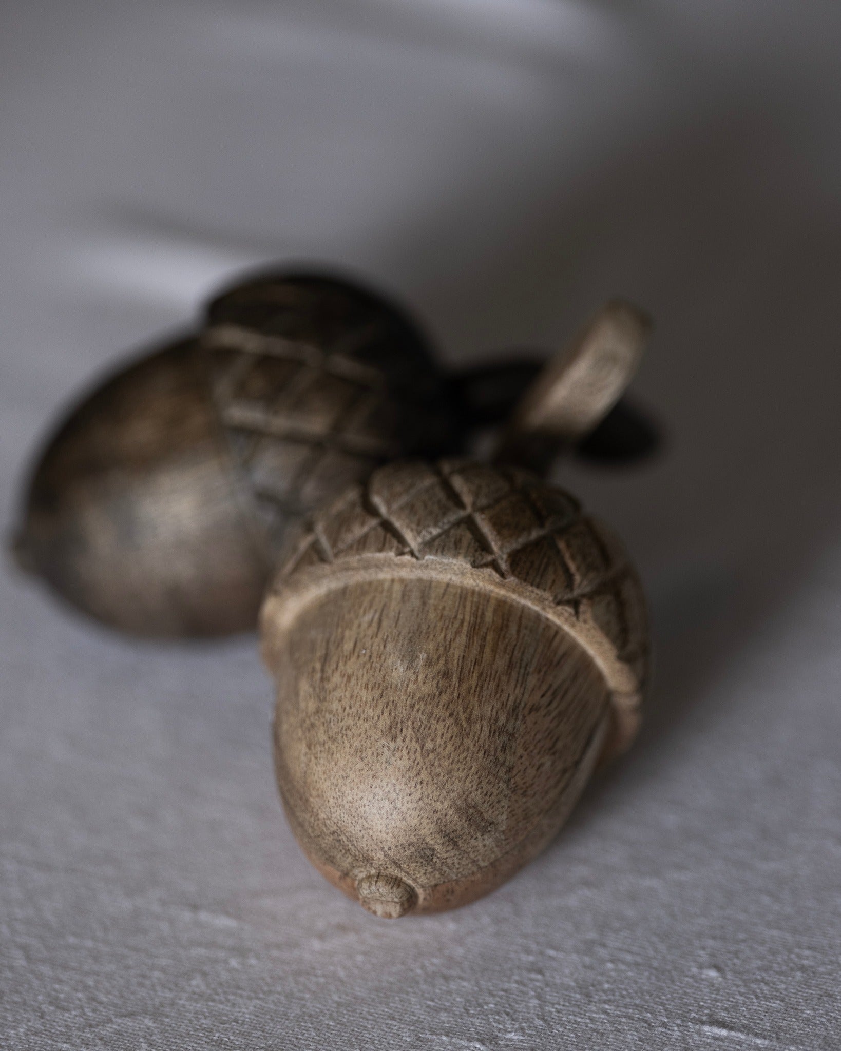 sögne nut acacia rustic brown medium