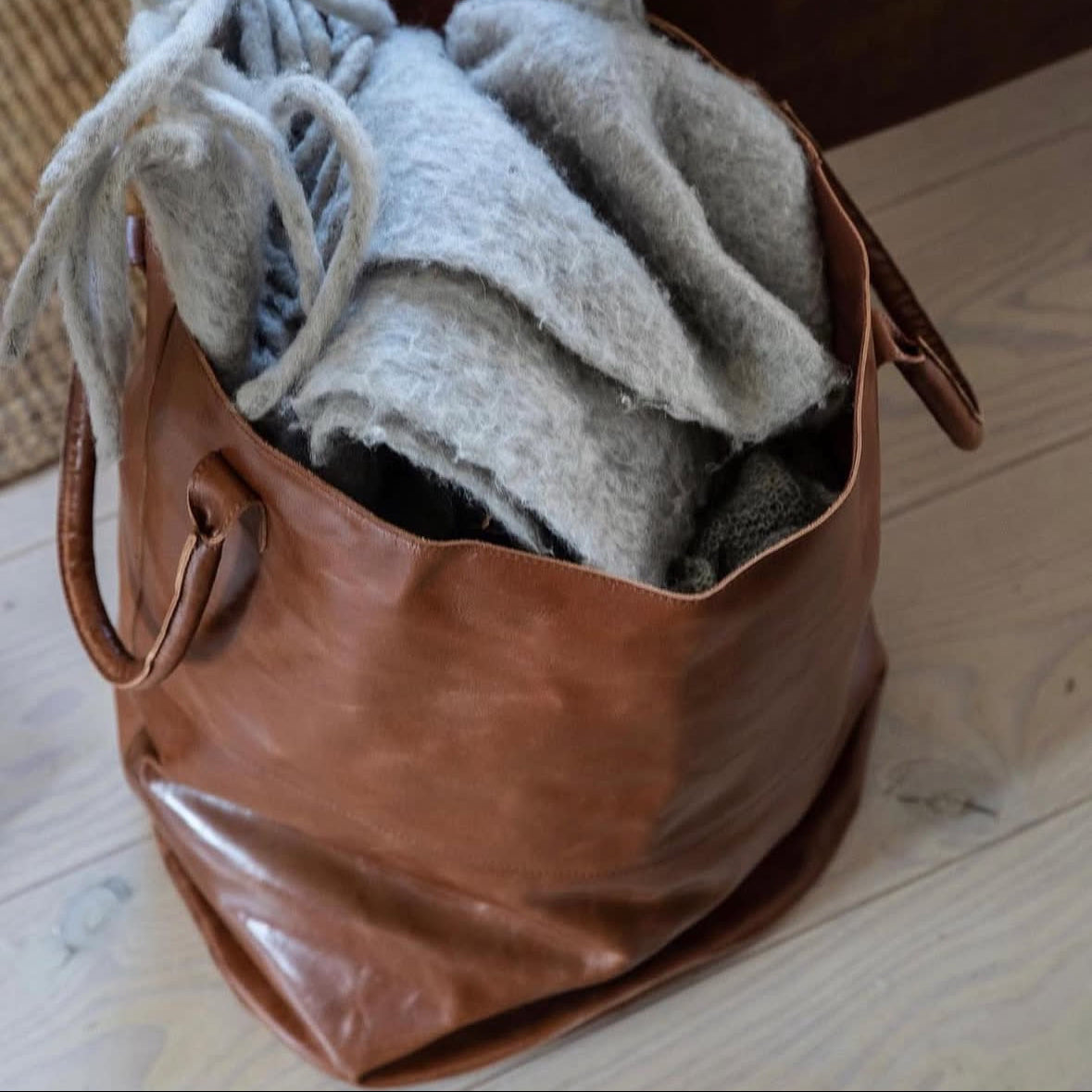 sögne bag skinn brun